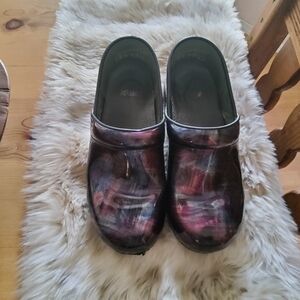 Dansko XP 2.0 Clogs Size 38 5.7 8 VGUC